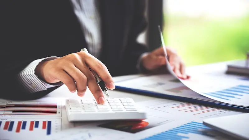 diferencia cancelar deudas y refinanciarlas